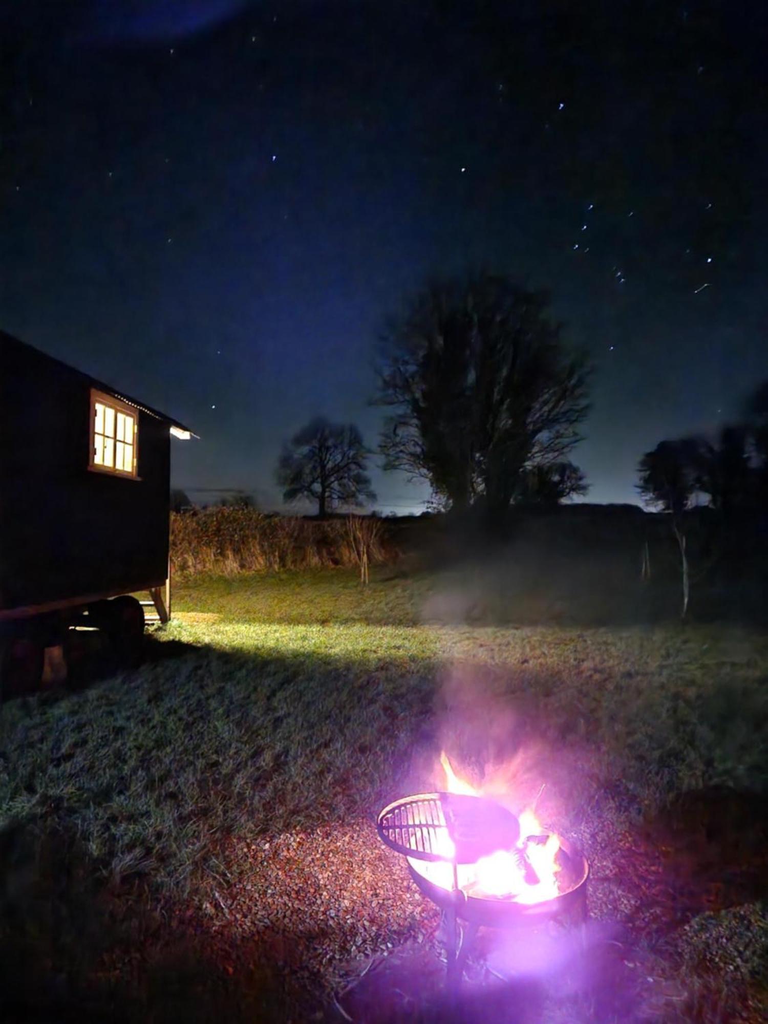 The Delkin Shepherds Huts Castle Combe Luaran gambar