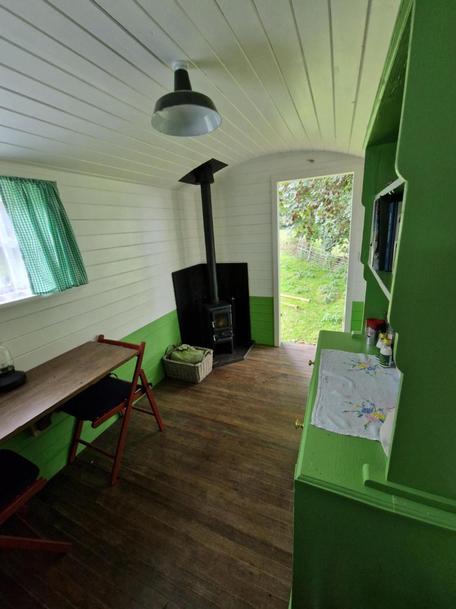 The Delkin Shepherds Huts Castle Combe Luaran gambar